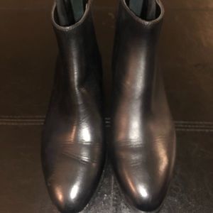6 DKNY Black Leather Booties
